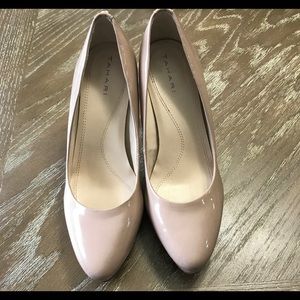Tahari Size 9 patent nude color pumps